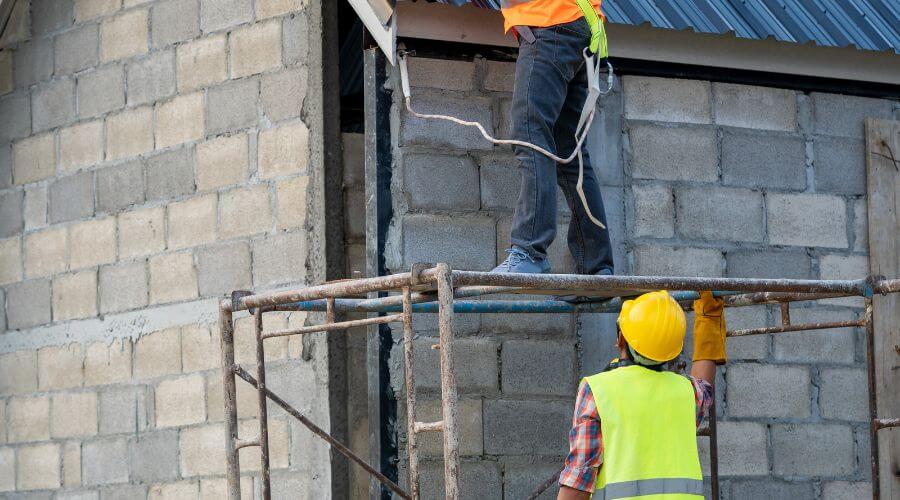 Expert Emergency Roof Repairs services in Midway, FL
